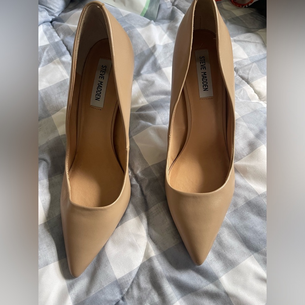 Tan Steve Madden heels